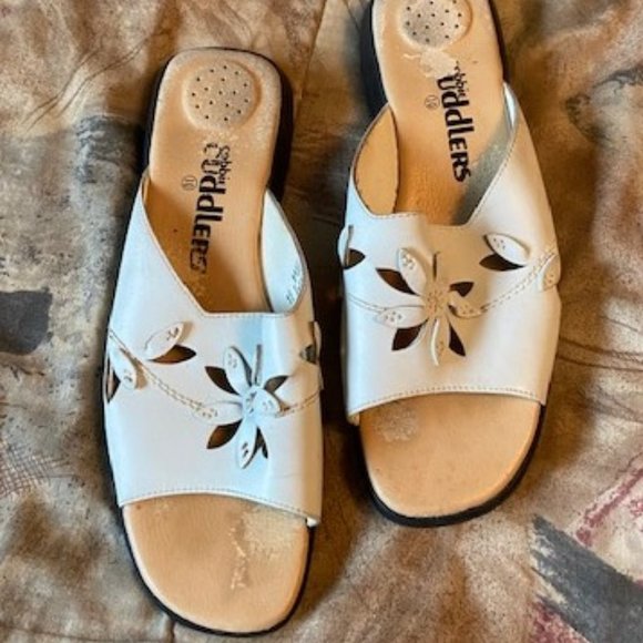 Cabbie Cuddlers Ladies Floral White Sandals Size 10 - Picture 2 of 10